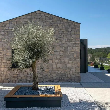 Willa Noeli With Swimming Pool Hum