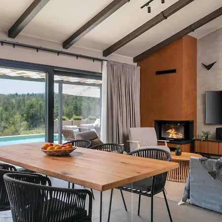 Willa Noeli With Swimming Pool *