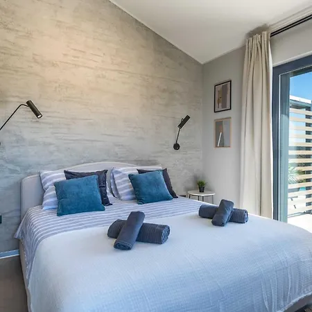 Noeli With Swimming Pool Willa Hum