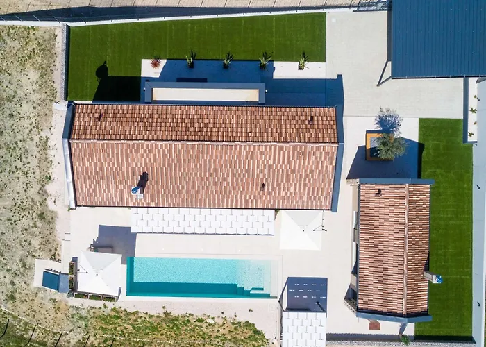 Βίλα Noeli With Swimming Pool Hum