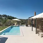 Noeli With Swimming Pool Villa